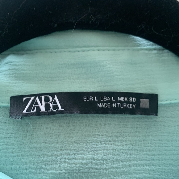 Zara Semi-Sheer blouse in a beautiful turquoise color - Picture 8 of 8